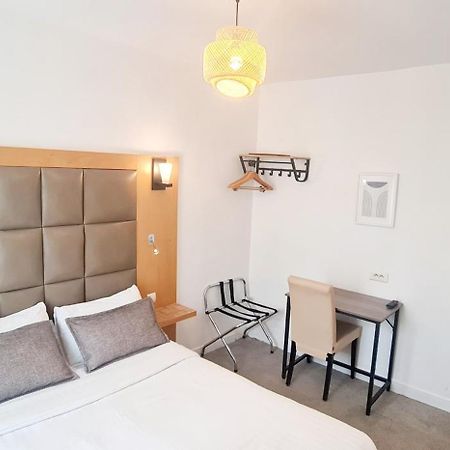 Hotel De France 18 Париж Екстериор снимка