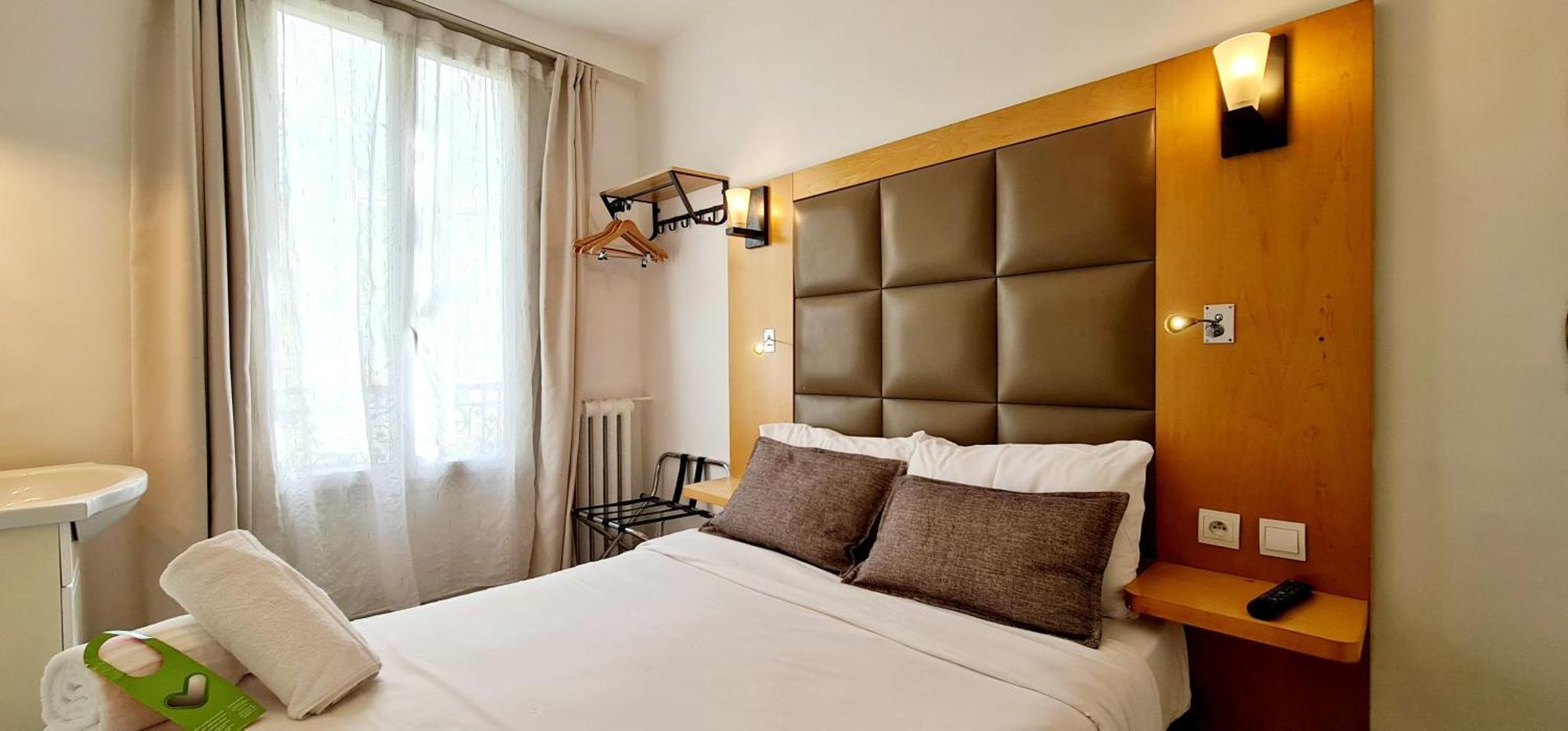Hotel De France 18 Париж Екстериор снимка