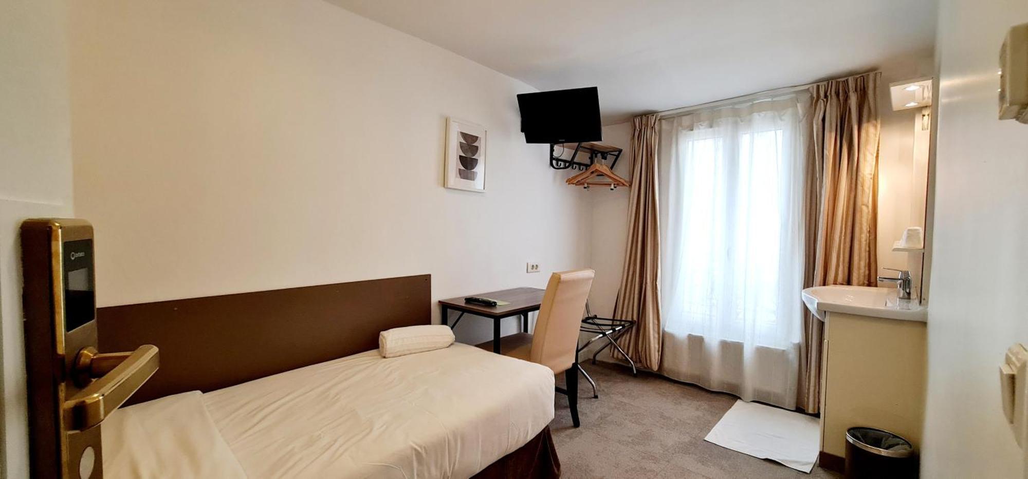 Hotel De France 18 Париж Екстериор снимка