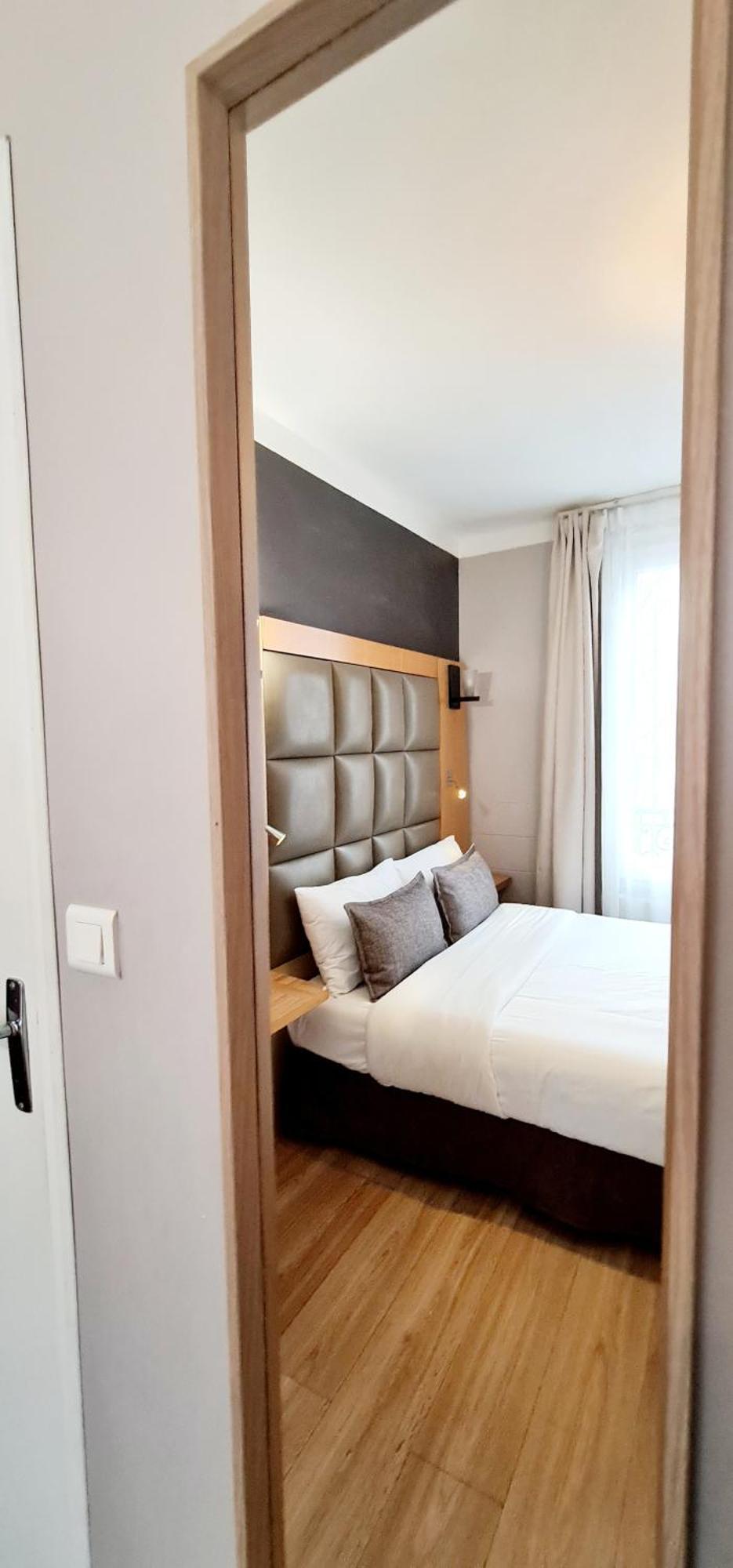 Hotel De France 18 Париж Екстериор снимка