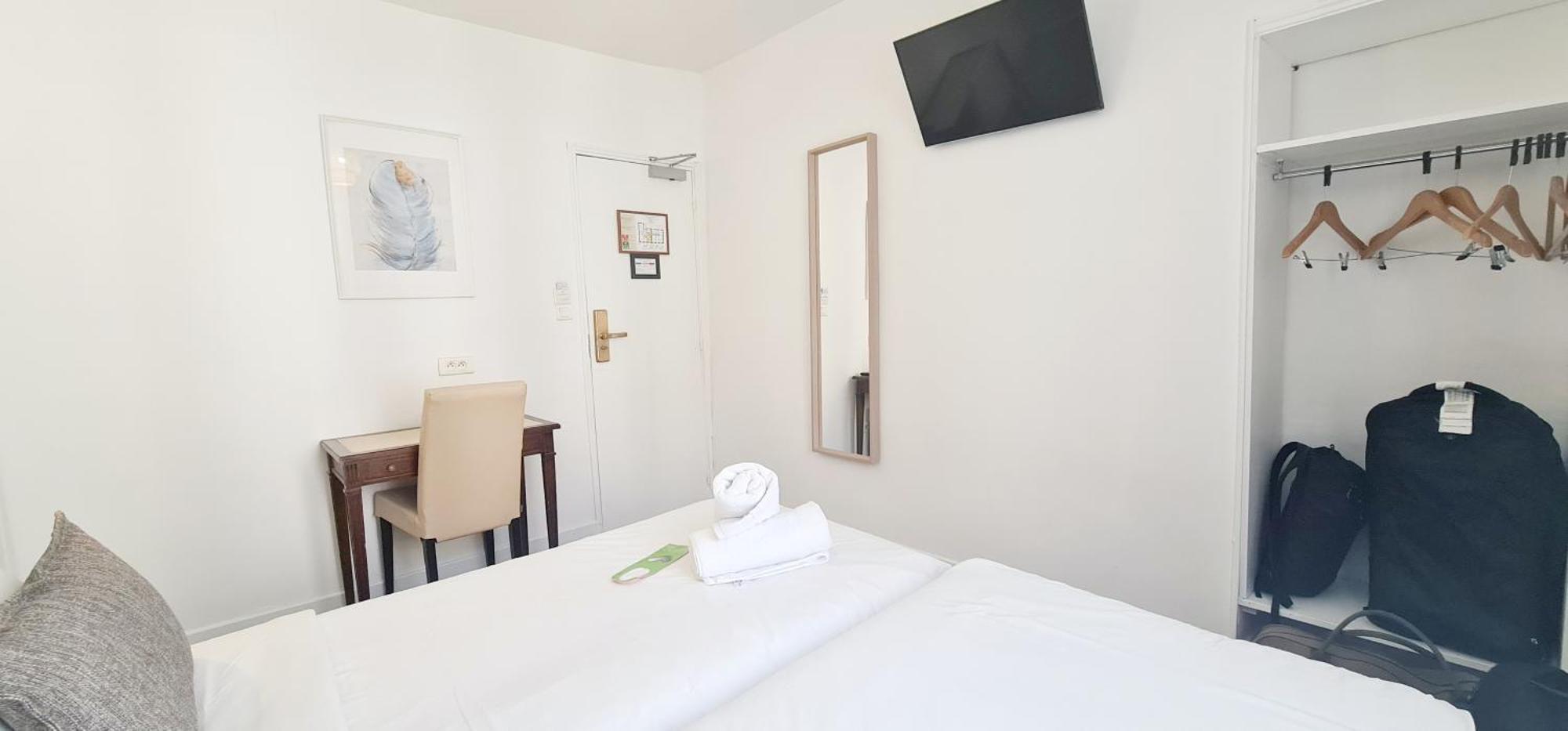 Hotel De France 18 Париж Екстериор снимка