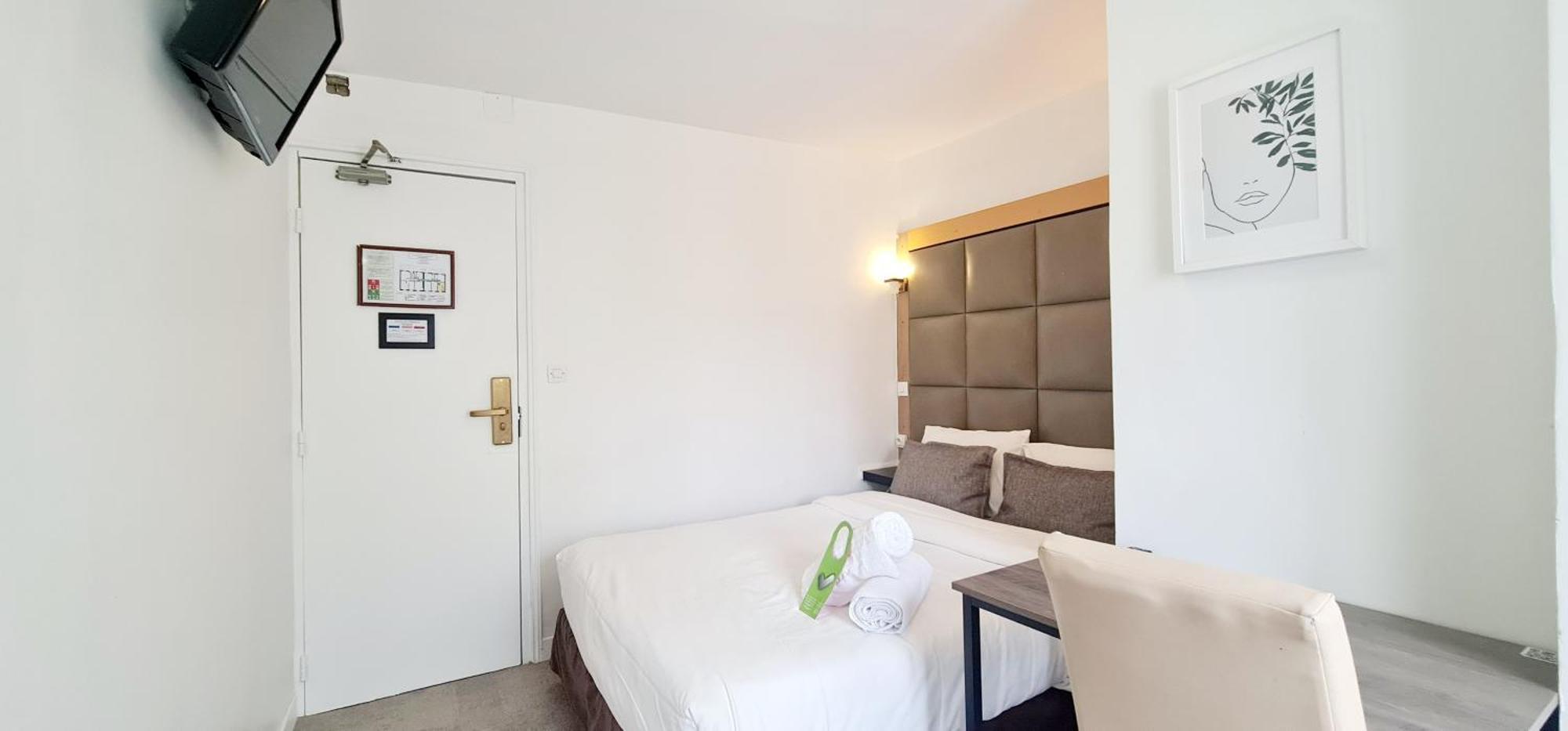 Hotel De France 18 Париж Екстериор снимка