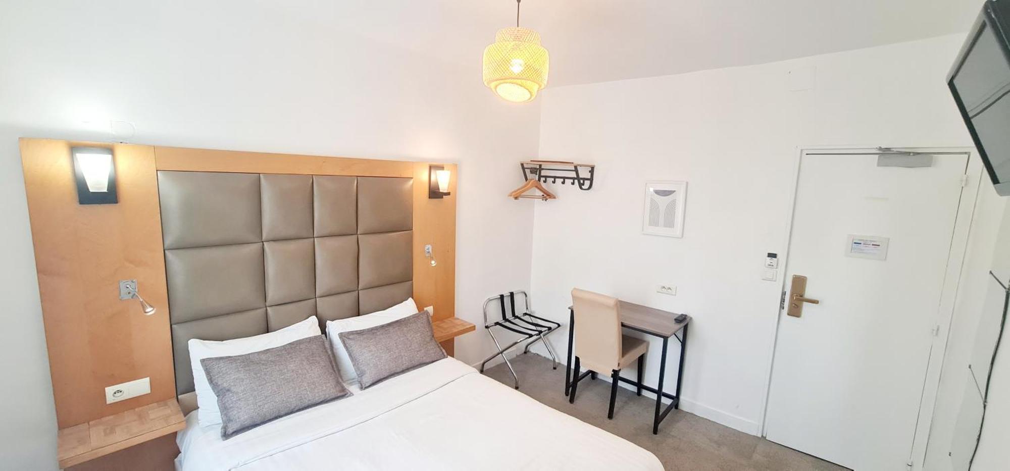 Hotel De France 18 Париж Екстериор снимка