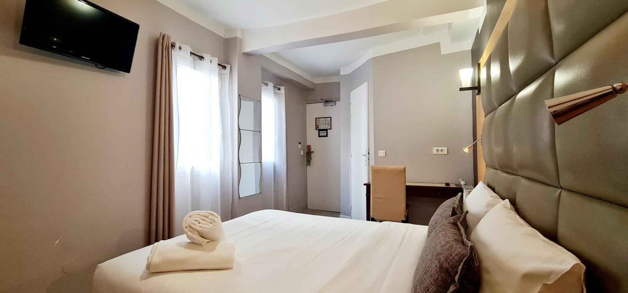 Hotel De France 18 Париж Екстериор снимка