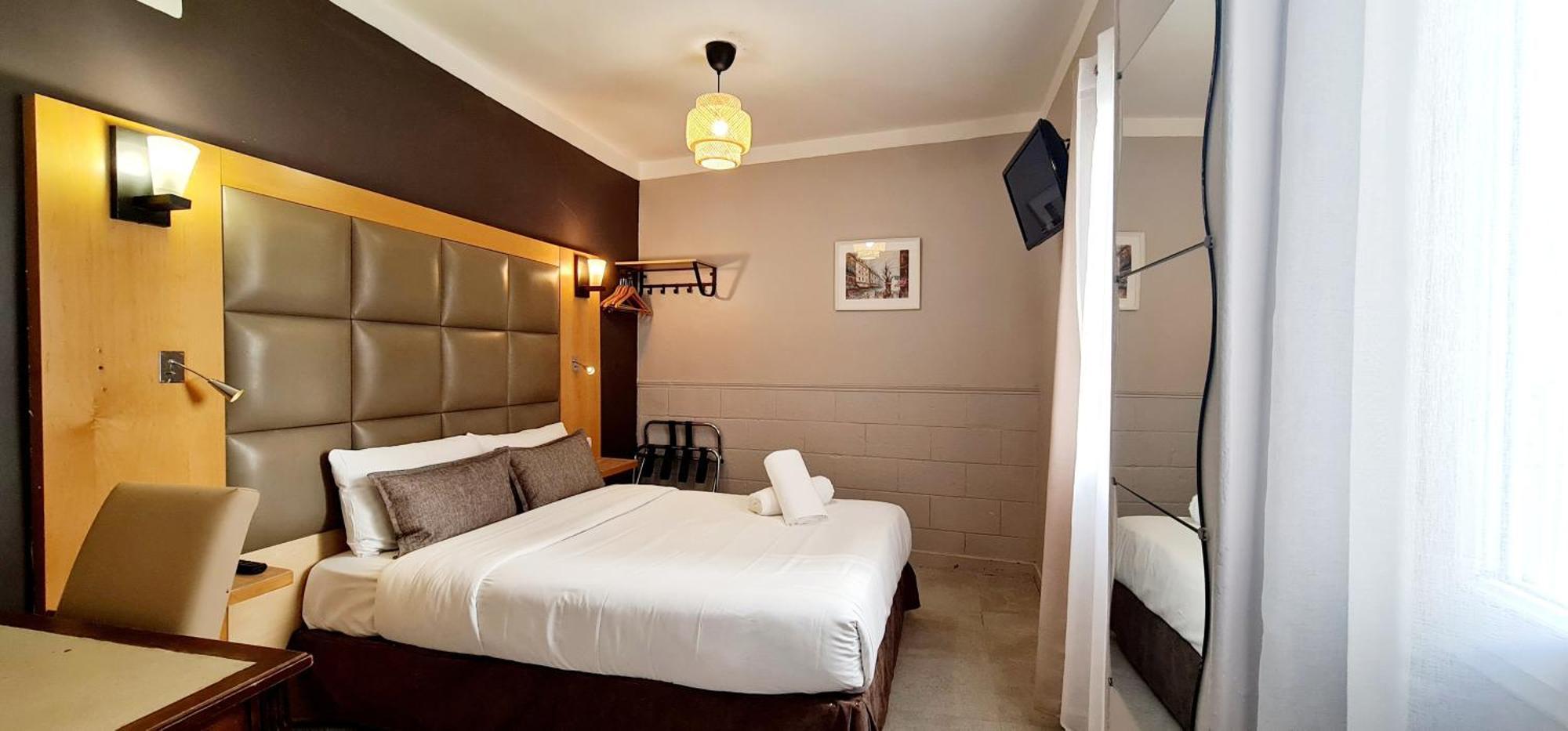 Hotel De France 18 Париж Екстериор снимка