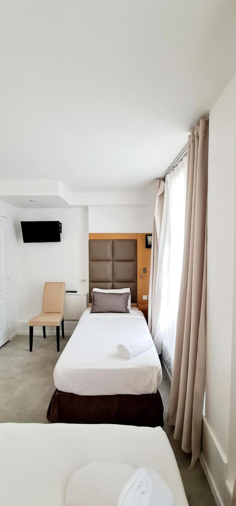 Hotel De France 18 Париж Екстериор снимка